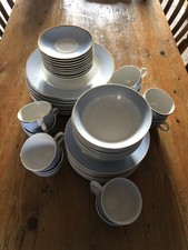 Doulton 2004 - 8 Dinner Plates 8 Bowls 10 Cups 10 Saucers 9 Side Plates 