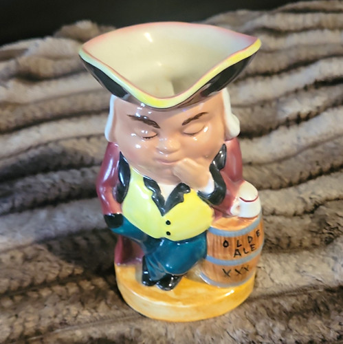 Wadeheath ceramic man figurine - wadeheath,