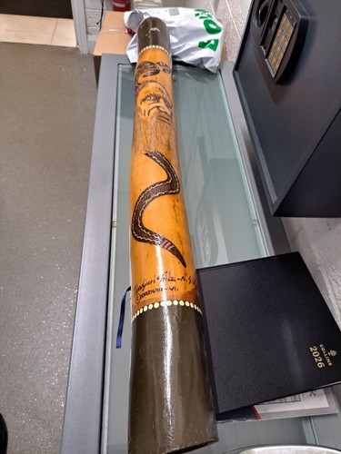 Handcarved didgeridoo - handcarved,
