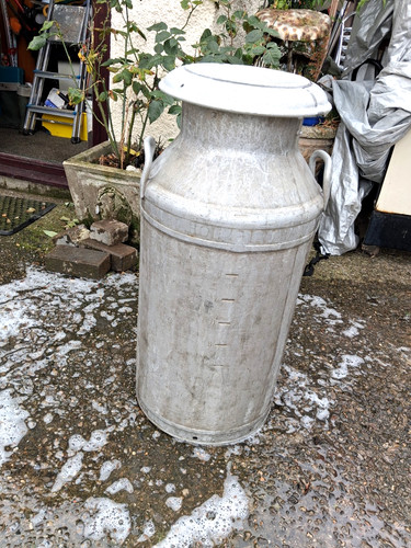 Vintage milk churn e - vintage,