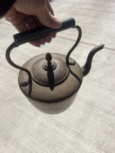 Old copper kettle - ,, lovely