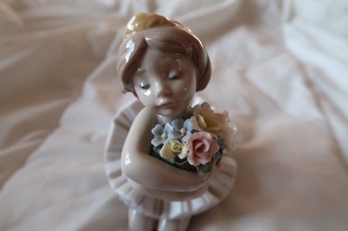 Lladro 06764 debut sitting - my,
