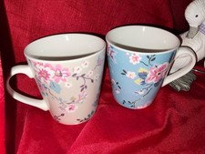 2x Cath Kidston pretty Floral Mugs homeware cups tea coffee kitchenware