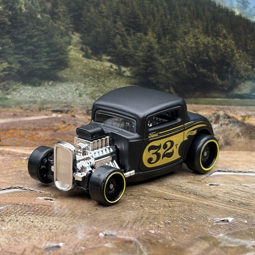 Hot wheels ford black - '32,