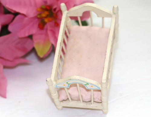 1950 plastic doll spindle - plastic,