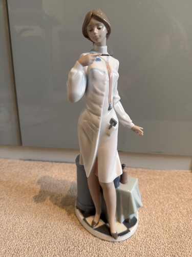 Lladro 5197 female physician - lladro, #5197