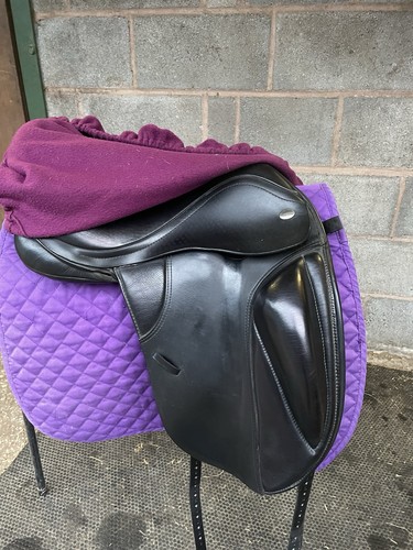 Thorowgood dressage saddle - thorowgood,