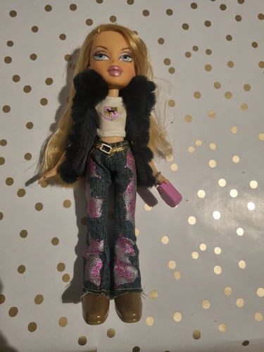 Bratz walking cloe doll - bratz,