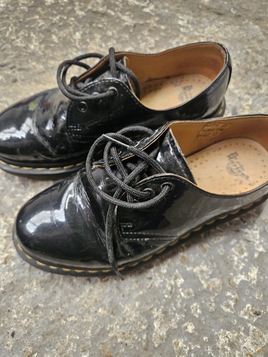 Martens shoes size 4 - dr,