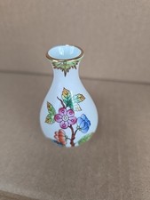 Herend porcelain mini-vase, decorated in the classic  "Queen Victoria" pattern