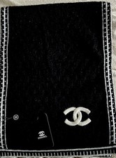 CHANEL STUNNING CASHMERE