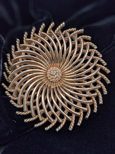 Vintage crown trifari 1950 s - trifari, 1950's