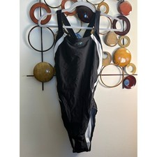 Women’s size 14 Speedo black
