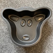 Wilton Cake Pan Tin Christmas Reindeer Rudolph Face 9"x7” At Widest Points