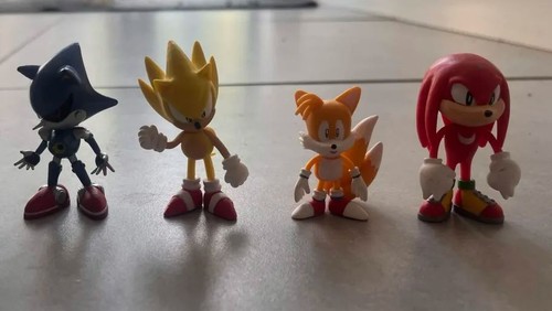 Sonic the hedgehog figure - sonic,