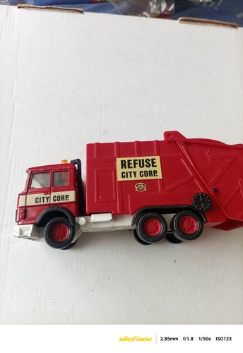 Matchbox super kings refuse - super,