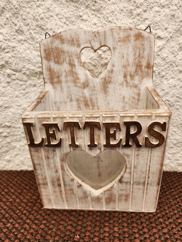 Shabby chic wooden wall - chic,