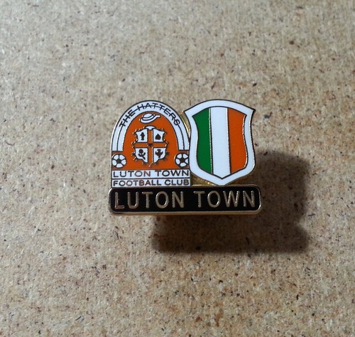 Luton town rare enamel - town,