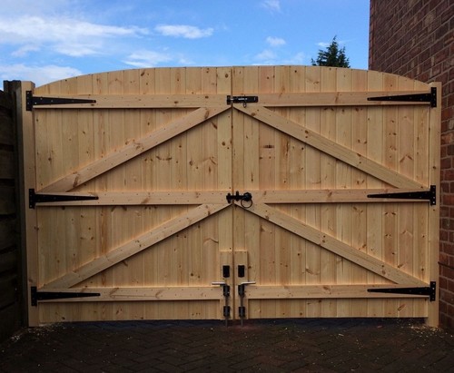Wooden driveway gates heavy - driveway, gates!heavy