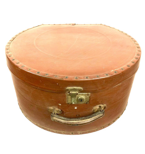 Large antique hat box - large,