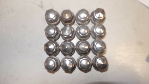 Ford focus alloy wheel nuts - focus,