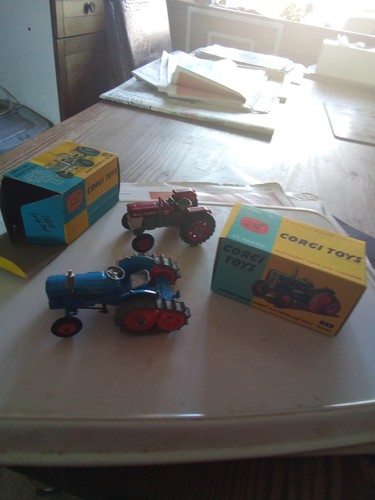 Corgi fordson major - ,