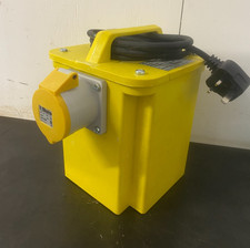 TAYLOR  3.3KVA TRANSFORMER 240V to 110V 1 x 32 AMP OUTLET MINT BRITISH!