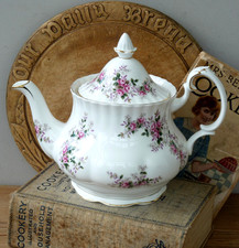 Royal Albert Teapot 2 1/2 pint