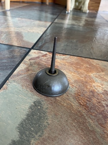 Old oil can - old,