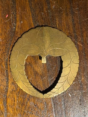 Brass frontal mon crest - mon,
