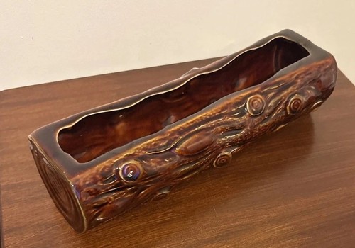 Dartmouth pottery log effect - pottery,