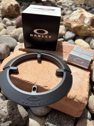 Oakley lot metal display - x-metal,