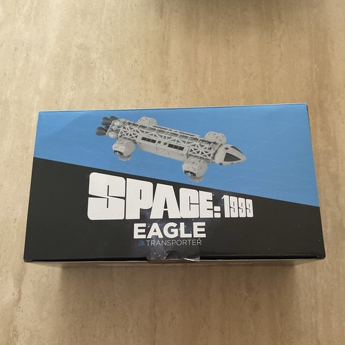 Space 1999 eagle transporter - space,
