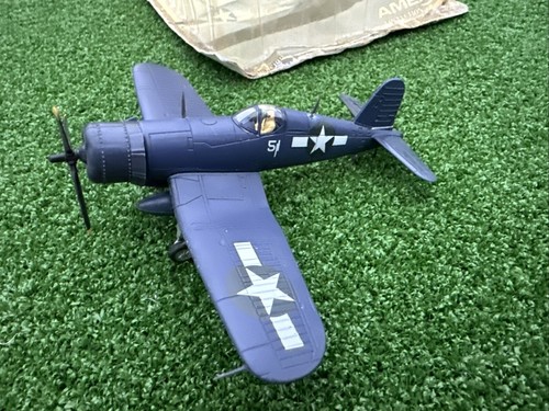 Amercom diecast vought f4u - amercom,