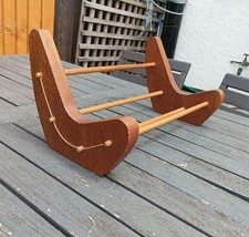 Rare VINTAGE MID CENTURY DOWEL SIDES TEAK BOOK TROUGH RACK SHELF STAND - c1970 -