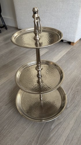 Large silver tiered cake - silver,