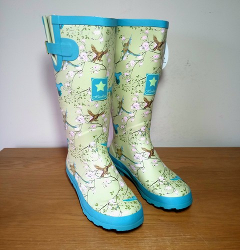 Hawkins birds print - print, wellies