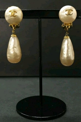 Authentic vintage chanel - vintage, cc