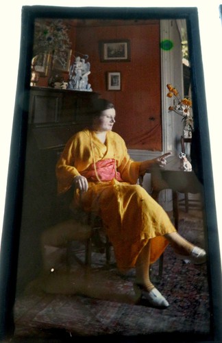 Autochrome woman yellow - autochrome,