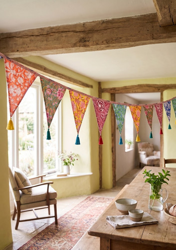 Bunting floral indian - floral,