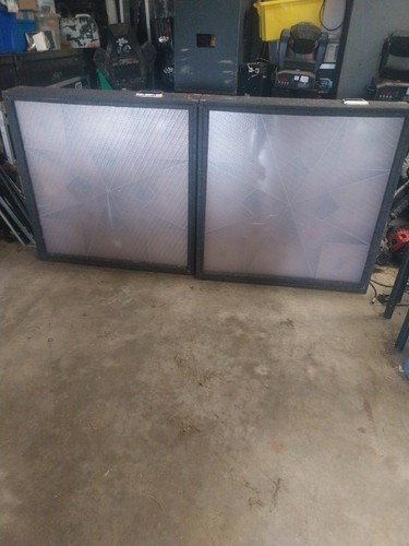 Pair showted light boxes - pair,