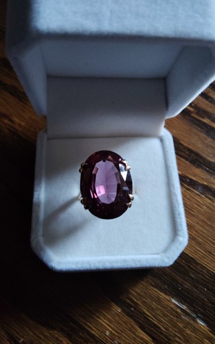 Fabulous 9ct gold colour - fabulous,