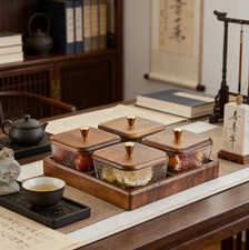 Snack plate with dried fruit
