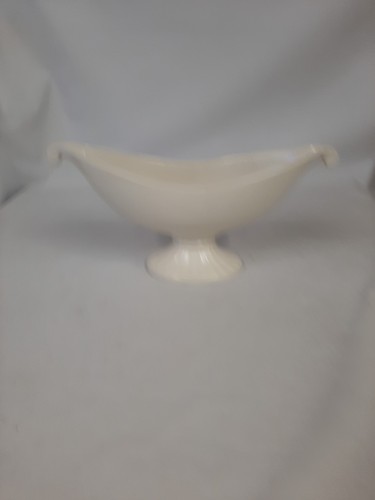 Vintage ivory beswick - beswick, mantle