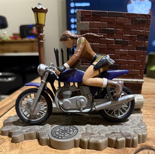 Tomb raider lara - raider, street