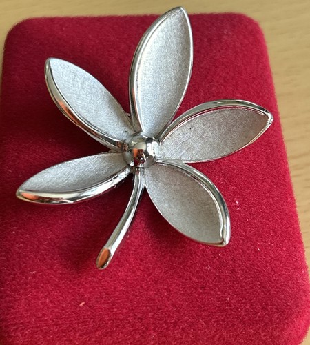 Vintage crown trifari silver - crown,