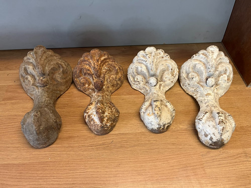 Antique cast iron bath claw - cast,