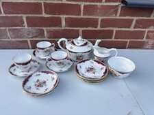 Beautiful Ye Olde English Grosvenor Tea Set - 18 Pieces 