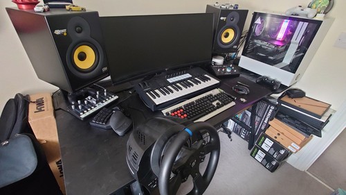 Full studio gaming setup krk - full,