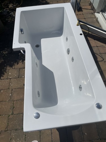 Jacuzzi bath tub - bath, deck-mounted